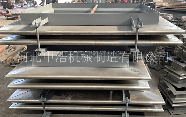 焊（hàn）接（jiē）矩形不鏽鋼伸縮節